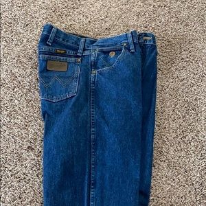 Men’s wrangler 32x38 13MGSHD